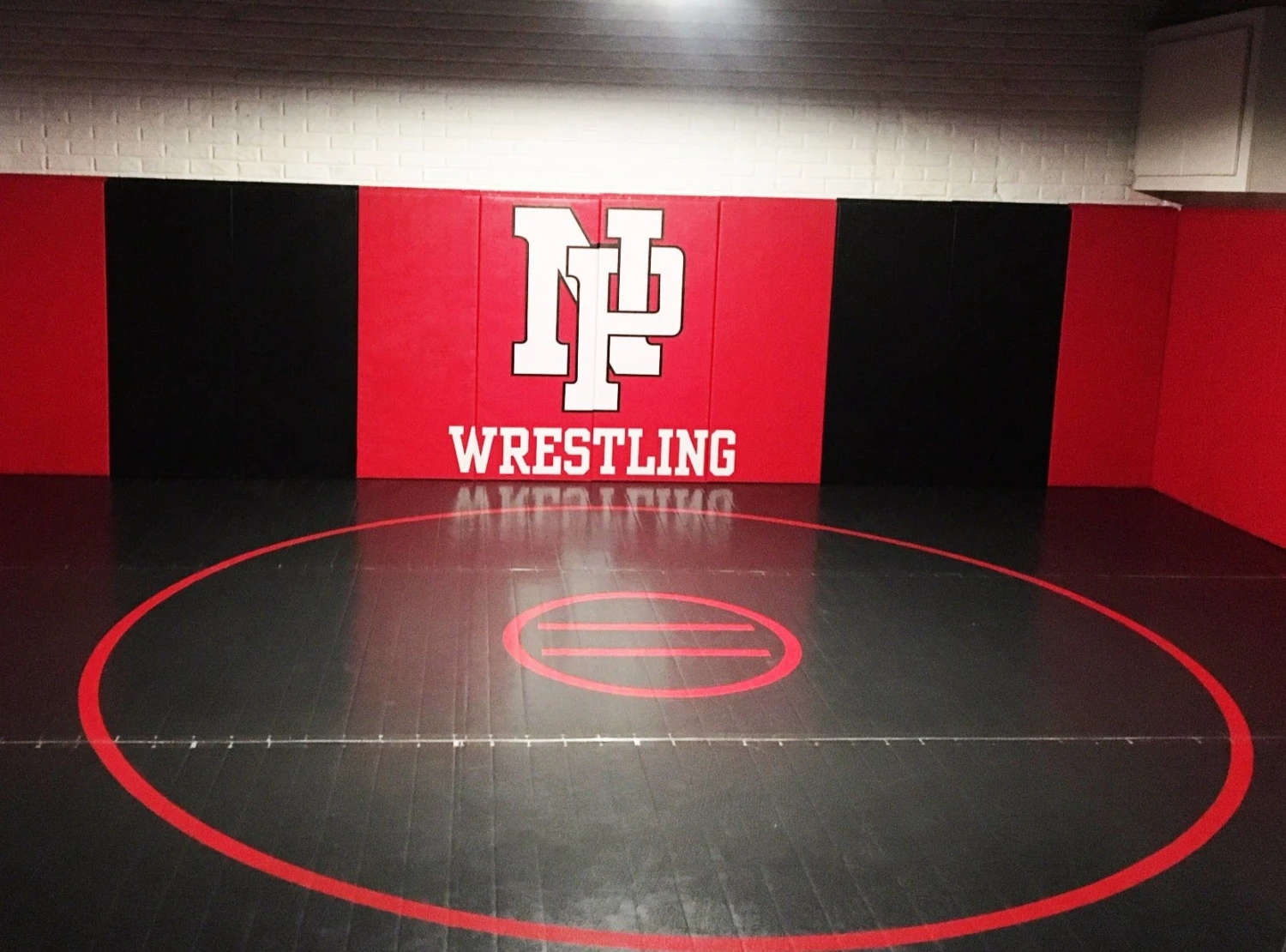 AK Athletic Equipment 17' X 17' X 1 3/8" Roll-Up Wrestling Mat 4 AK Athletic Equipment 17' X 17' X 1 3/8" Roll-Up Wrestling Mat - Image 2